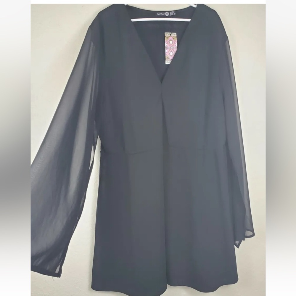 Boohoo Black Sheer Bell Sleeves V-Neck Dress Plus Size 24
